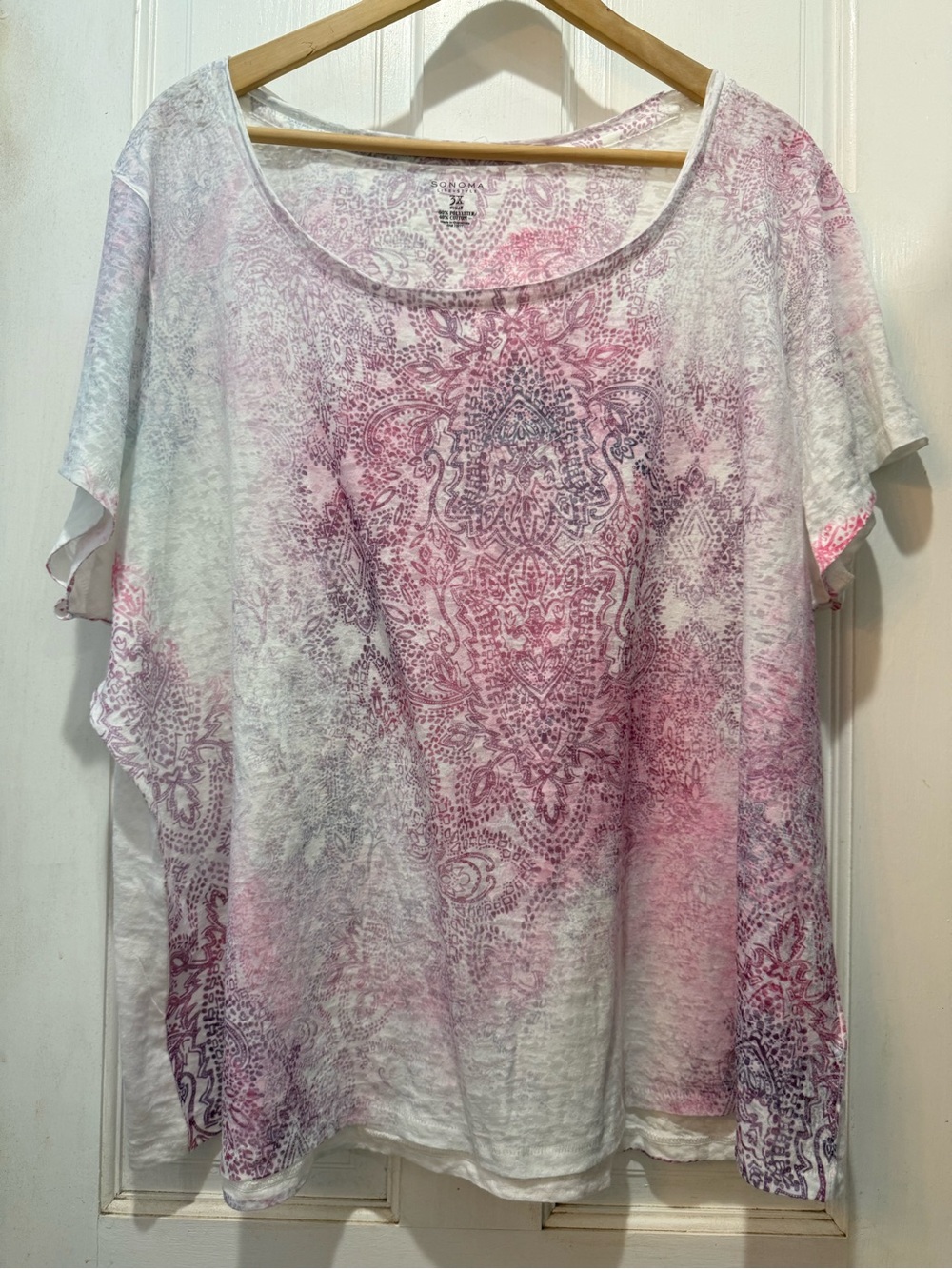 Sonoma Life+Style Lightweight Pink White and Purple Scoop Neck Women’s Top